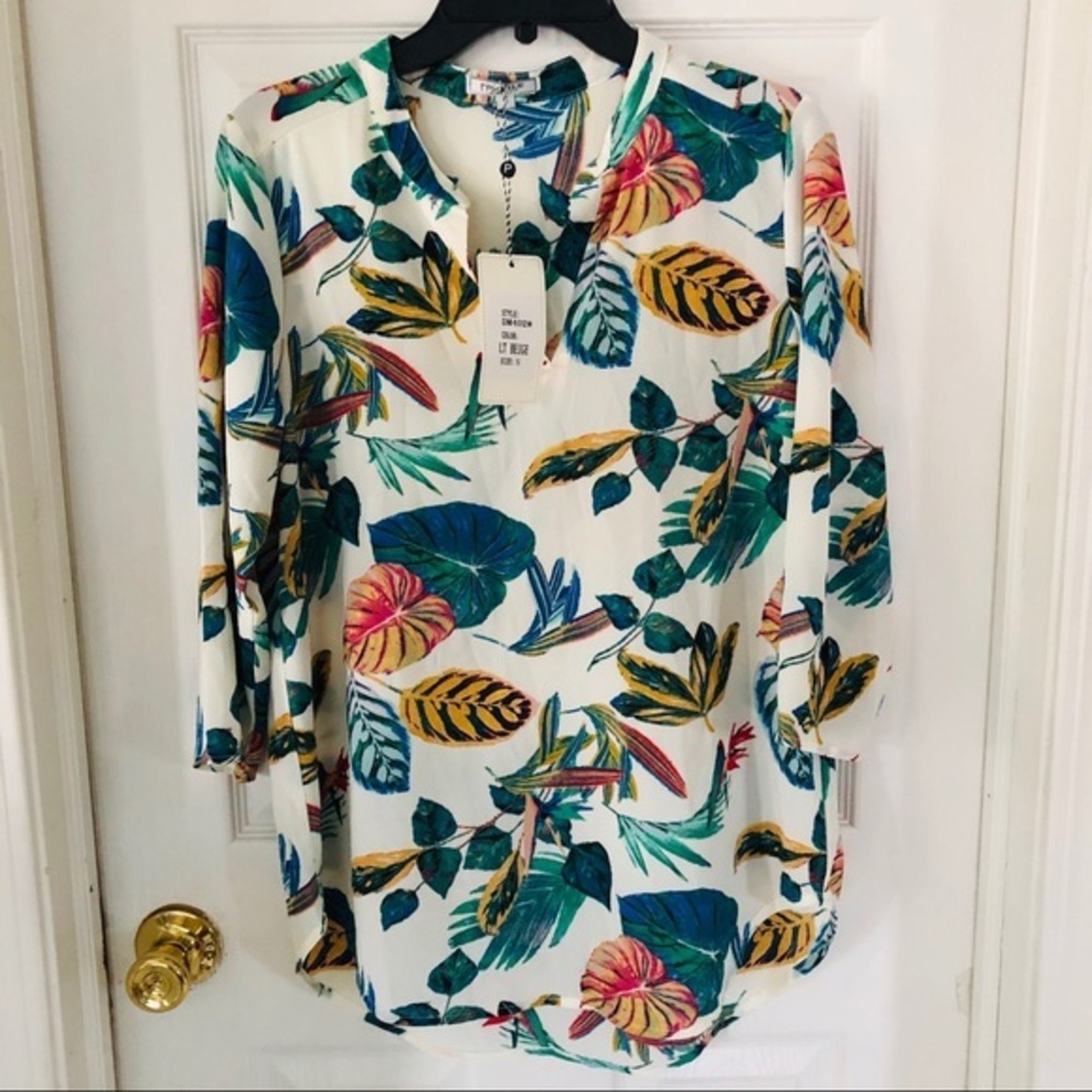 NWT PROFILE colorful leaf print tropical vacay V neck blouse Size small